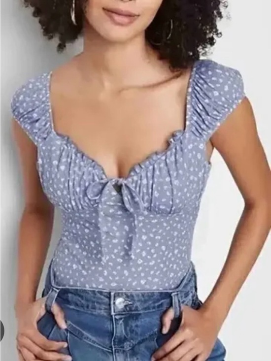 wild fable Tops - Wild Fable blue ditsy floral bodysuit.